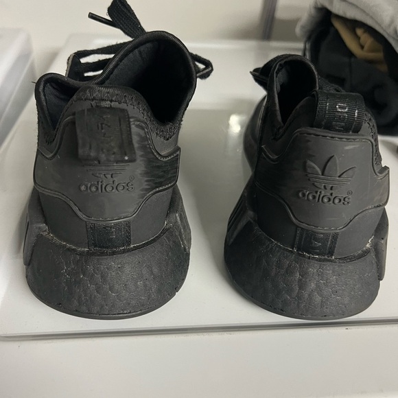 Adidas Size 7 in good condition look at the pictures a little bit unglued in one - Picture 3 of 4